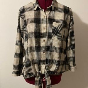 Eden & Olivia size large blouse with light brown with plaid black checks